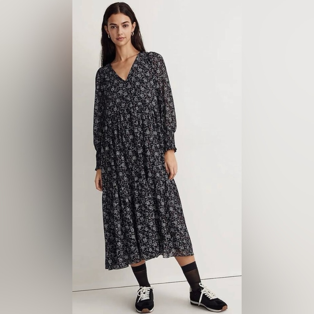 MADEWELL Small Georgette V-Neck Tiered
Midi Dress Enchanted Floral Black Purple